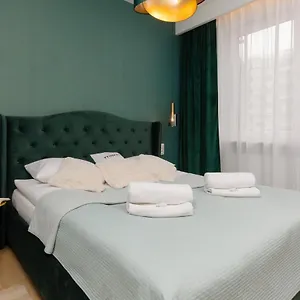 Habicha Three-room With Parking By Renters , Warszawa Polska